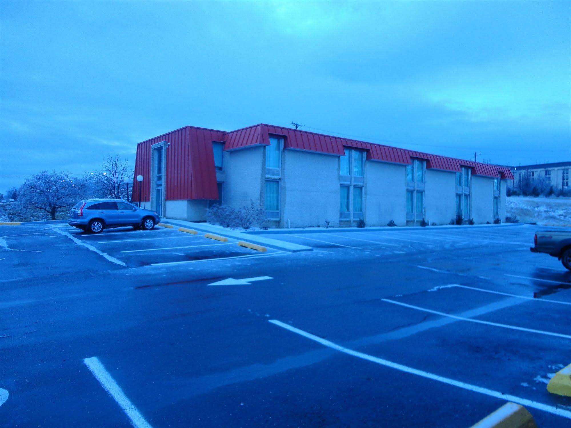 Days Inn By Wyndham Harrisonburg Exteriör bild